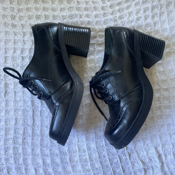 Mudd chunky heel Oxford Brogue Mary Jane lace up shoe - Picture 3 of 7